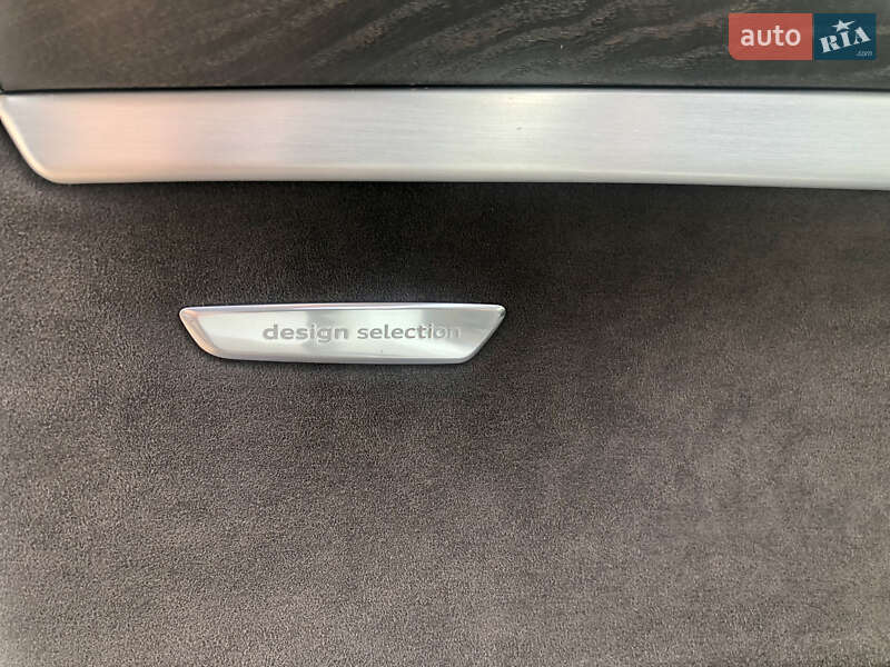 Седан Audi A8 2012 в Києві