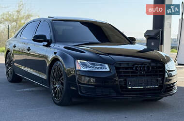 Седан Audi A8 2015 в 