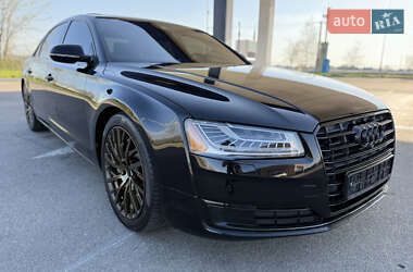 Седан Audi A8 2015 в 
