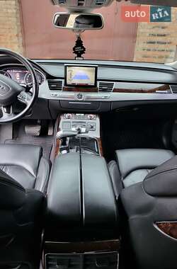 Седан Audi A8 2012 в 