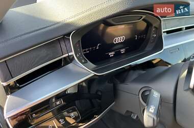 Седан Audi A8 2020 в 