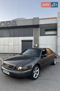 Седан Audi A8 1996 в 