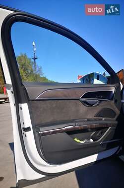 Седан Audi A8 2021 в 