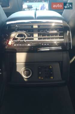 Седан Audi A8 2021 в 