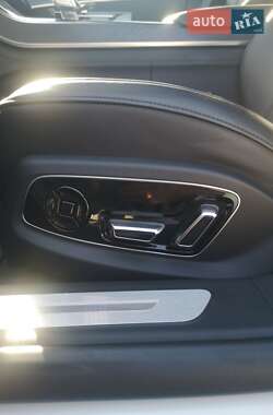 Седан Audi A8 2021 в 