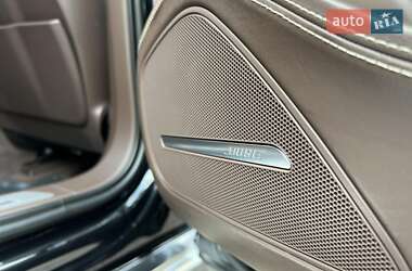 Седан Audi A8 2012 в 