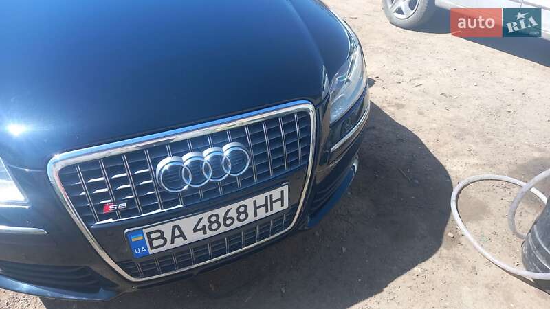 Седан Audi A8 2006 в Бершади