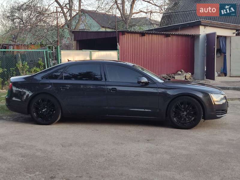 Седан Audi A8 2013 в Житомире