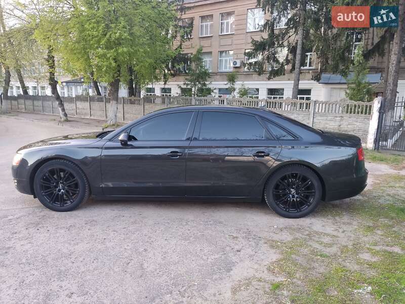 Седан Audi A8 2013 в Житомире