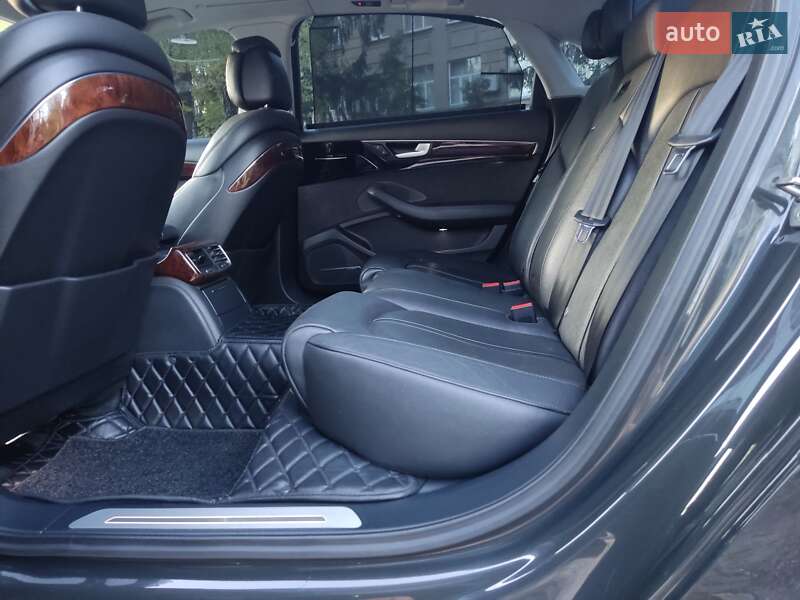 Седан Audi A8 2013 в Житомире