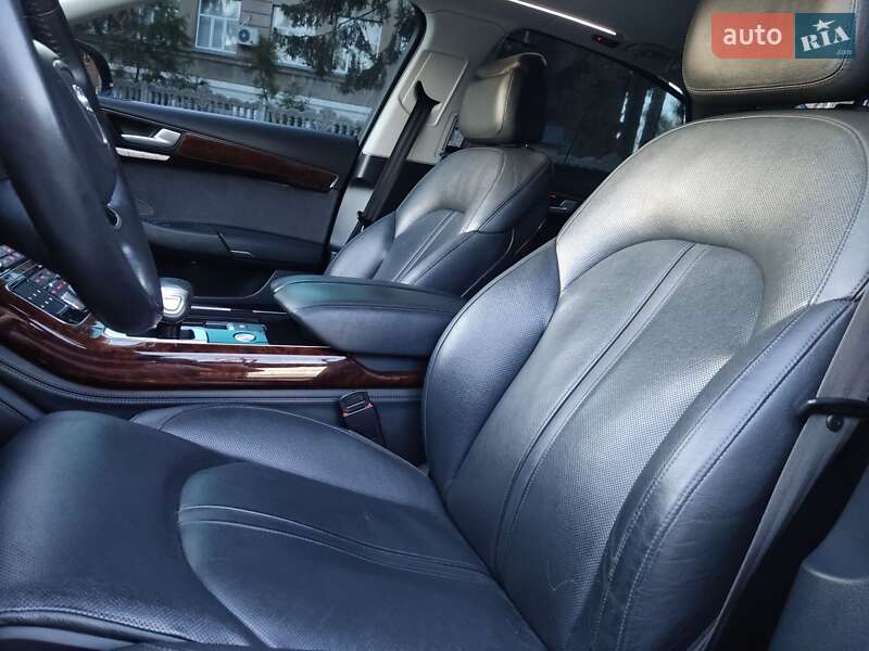 Седан Audi A8 2013 в Житомире