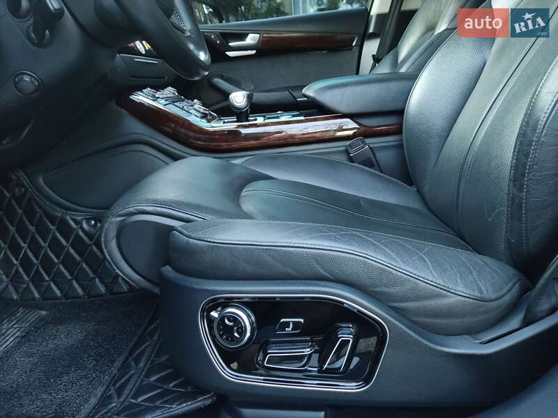Седан Audi A8 2013 в Житомире