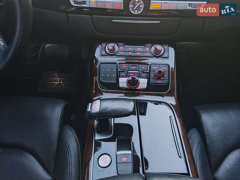 Седан Audi A8 2013 в Житомире