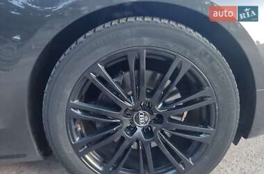 Седан Audi A8 2013 в 
