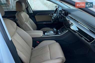 Седан Audi A8 2018 в 