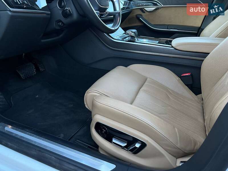Седан Audi A8 2018 в Миколаєві