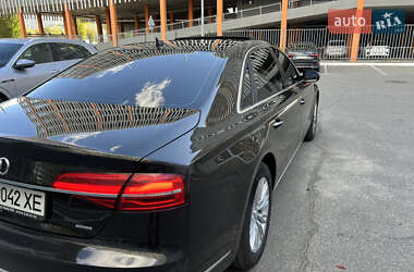 Седан Audi A8 2017 в 