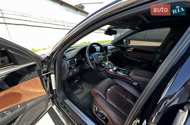 Седан Audi A8 2013 в 