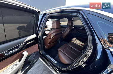 Седан Audi A8 2013 в 