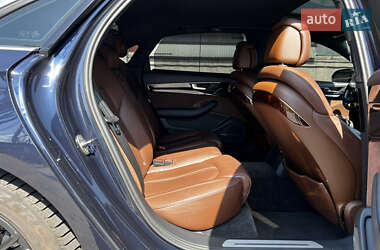 Седан Audi A8 2013 в 
