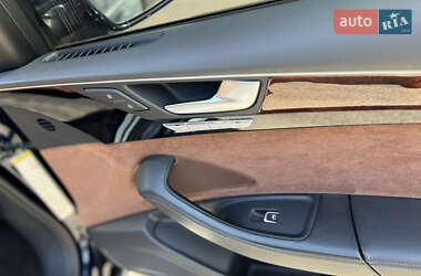 Седан Audi A8 2013 в 