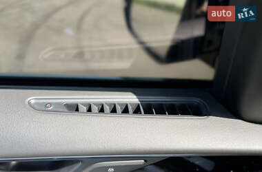 Седан Audi A8 2013 в 