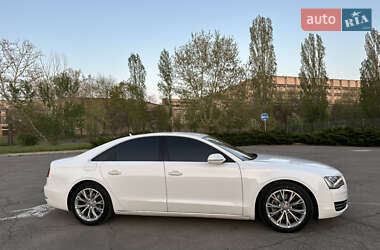 Седан Audi A8 2012 в 