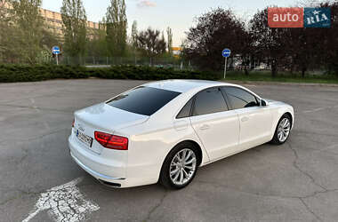Седан Audi A8 2012 в 
