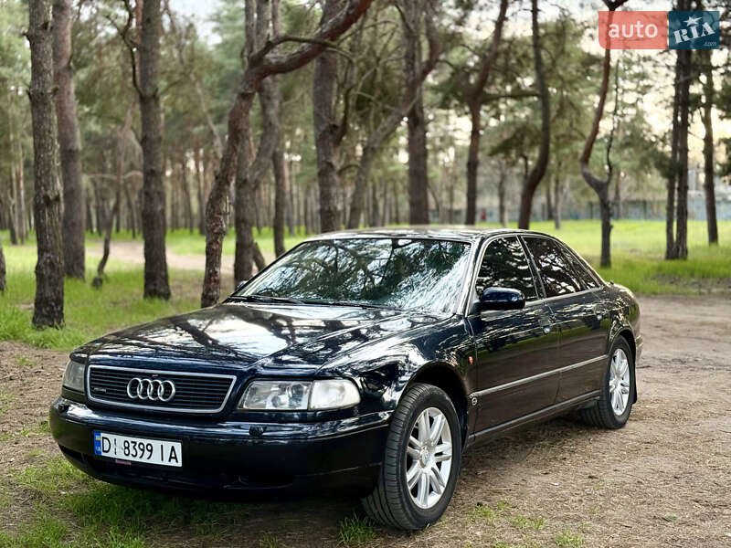Седан Audi A8 1995 в Николаеве