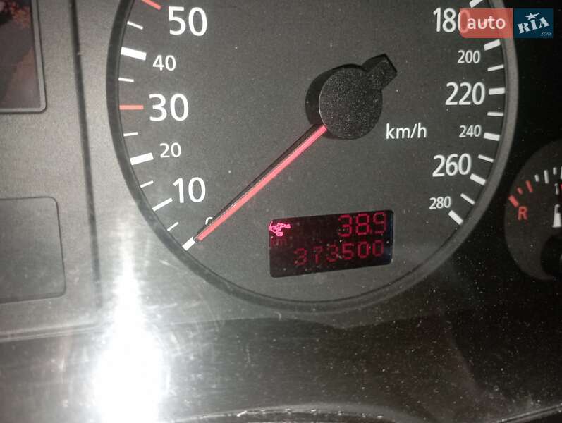 Седан Audi A8 2000 в Киеве