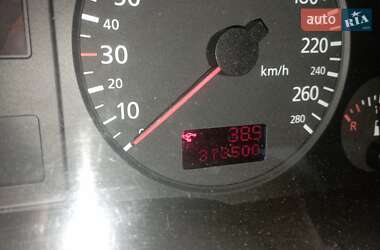Седан Audi A8 2000 в 
