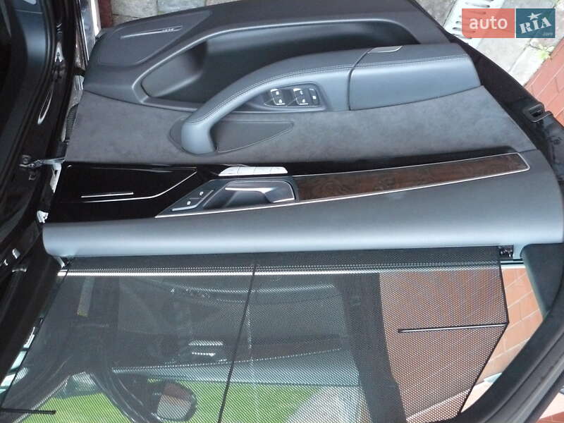 Седан Audi A8 2013 в Ивано-Франковске