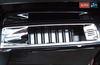 Седан Audi A8 2013 в 