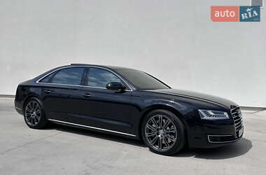 Седан Audi A8 2015 в 