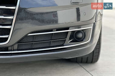 Седан Audi A8 2015 в 