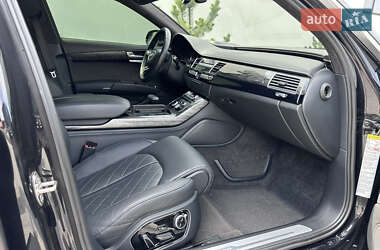 Седан Audi A8 2015 в 