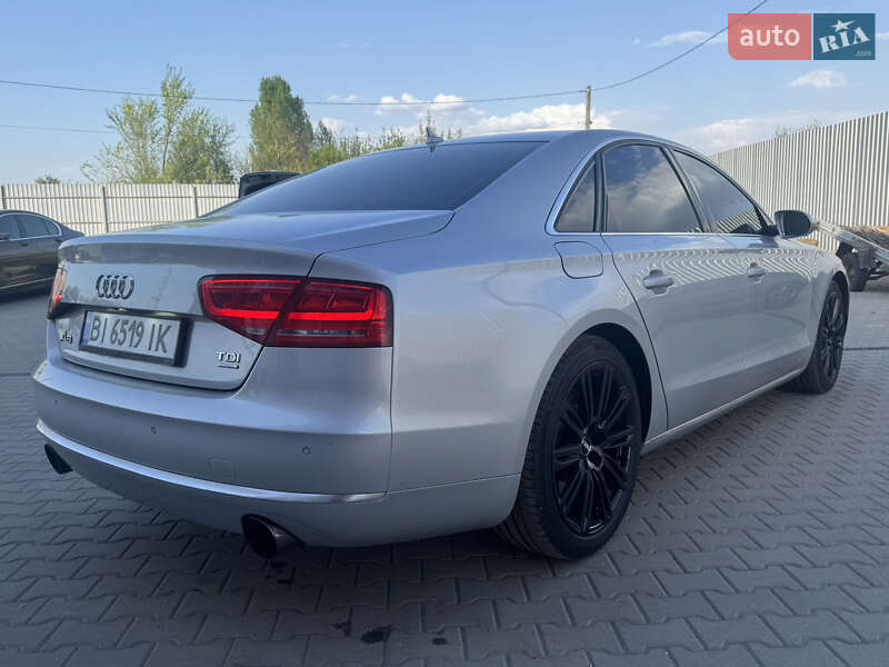 Седан Audi A8 2010 в Лубнах