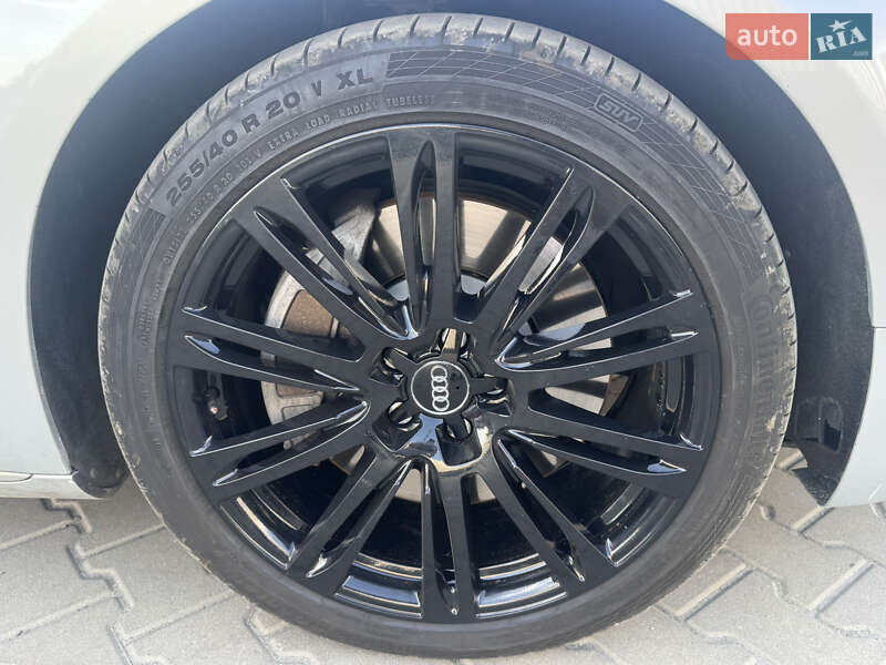 Седан Audi A8 2010 в Лубнах