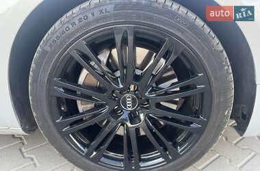 Седан Audi A8 2010 в 