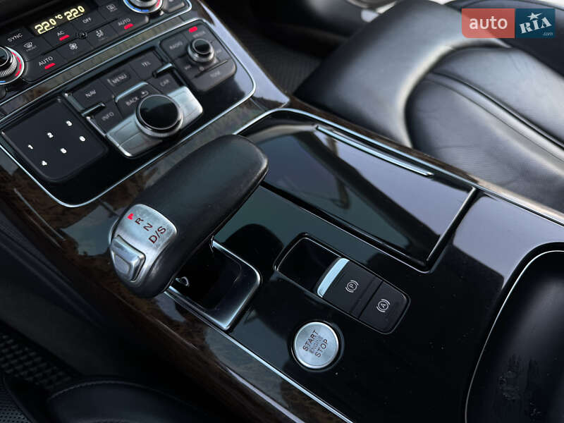 Седан Audi A8 2010 в Лубнах