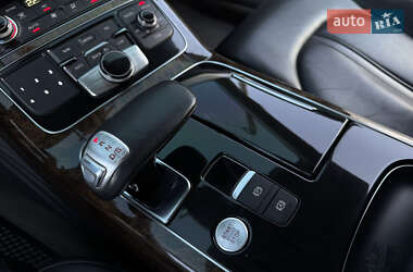 Седан Audi A8 2010 в 
