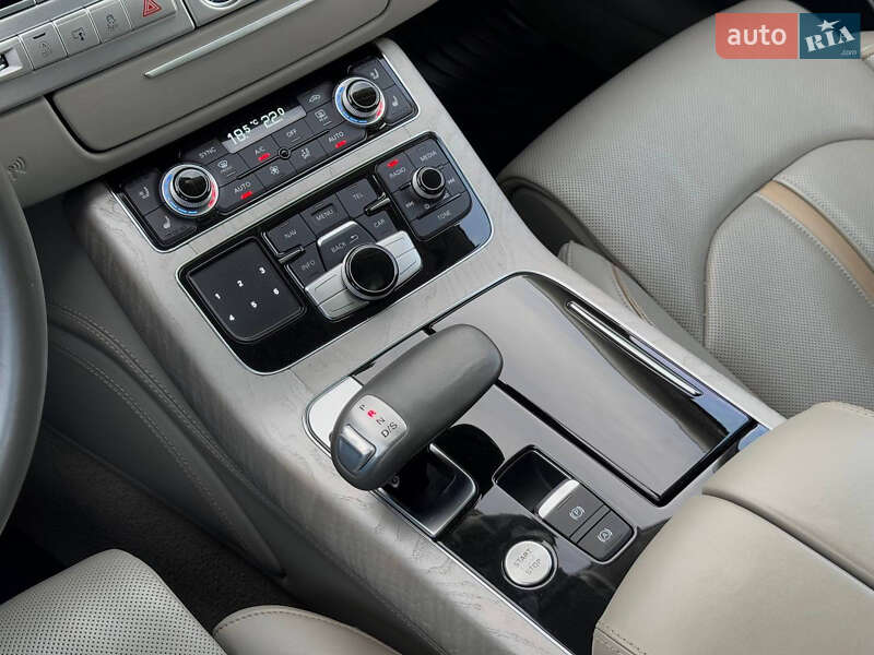 Седан Audi A8 2013 в Киеве