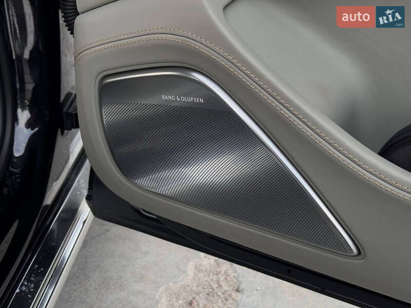 Седан Audi A8 2013 в Киеве