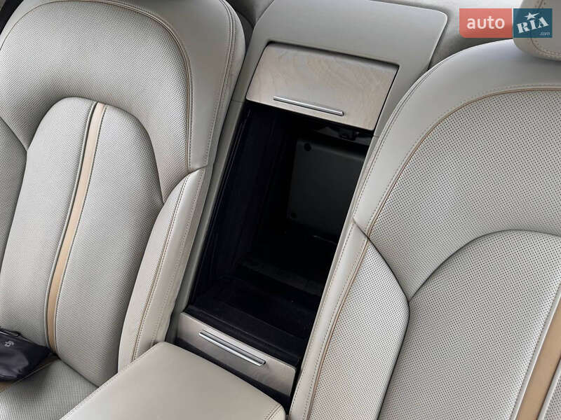 Седан Audi A8 2013 в Киеве