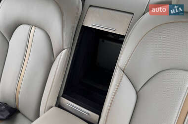 Седан Audi A8 2013 в 