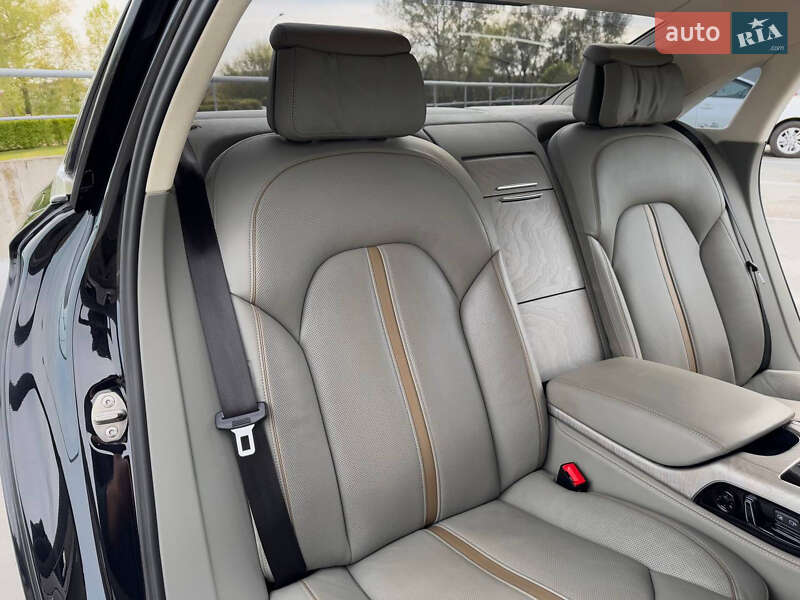 Седан Audi A8 2013 в Киеве