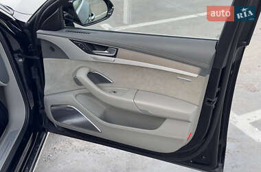 Седан Audi A8 2013 в 