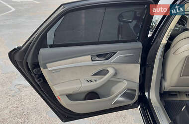 Седан Audi A8 2013 в 