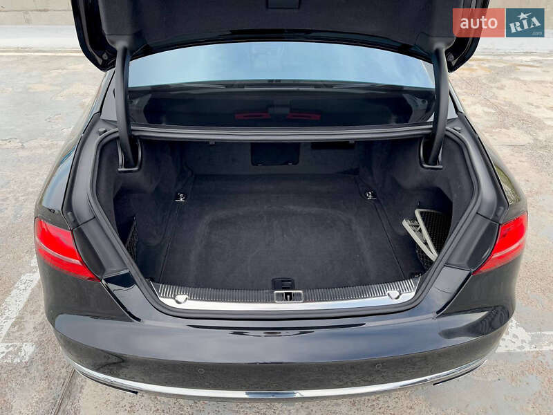 Седан Audi A8 2013 в Киеве