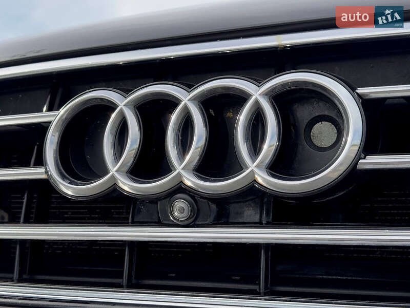 Седан Audi A8 2013 в Киеве